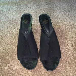 Donald J Pliner sandal